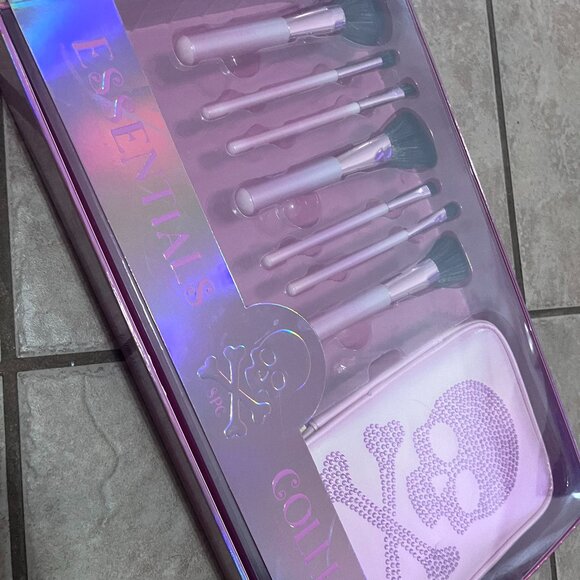 8 piece pink skull make up brush set! BRAND NEW - Picture 1 of 4